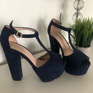 Navy blue heels size 6
